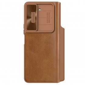 Capa de Couro com Flip e Protetor de Câmera para Samsung Galaxy Z Fold 5 Nillkin Qin Leather Pro - Marrom